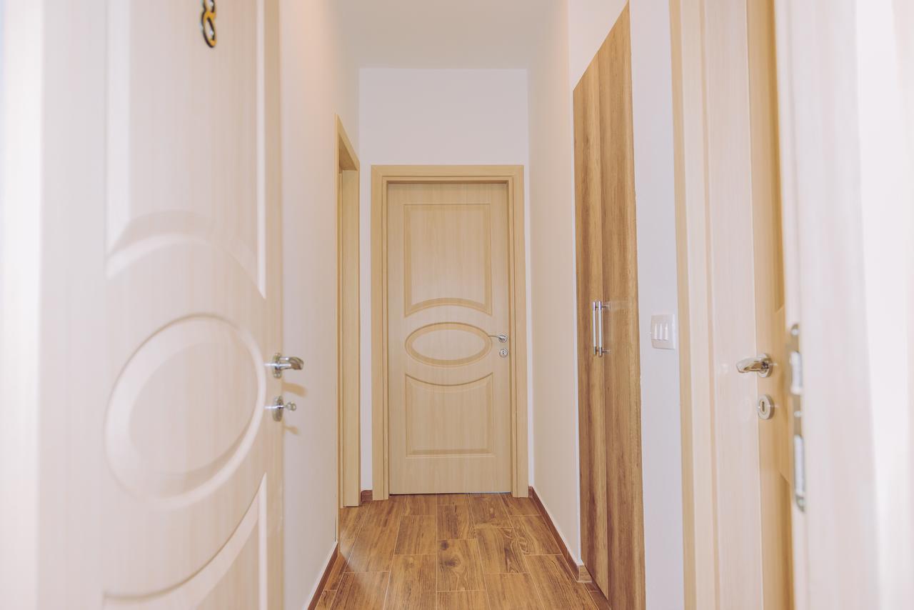 Apartments Krstovic Сутоморе Экстерьер фото