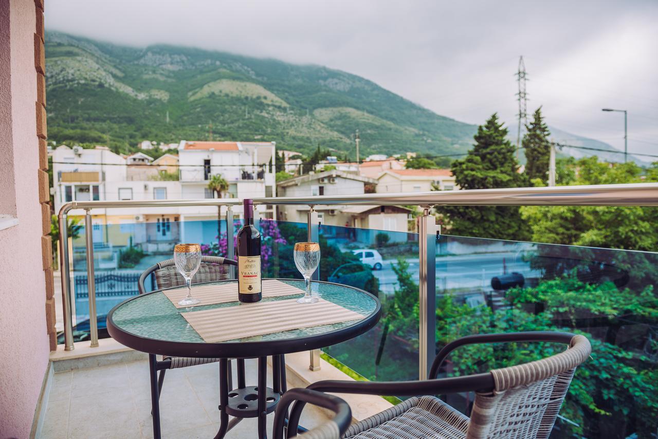 Apartments Krstovic Сутоморе Экстерьер фото