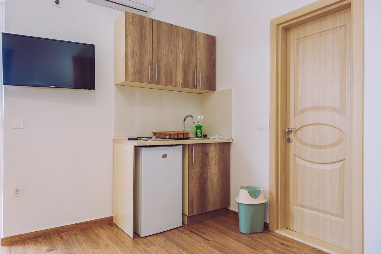 Apartments Krstovic Сутоморе Экстерьер фото